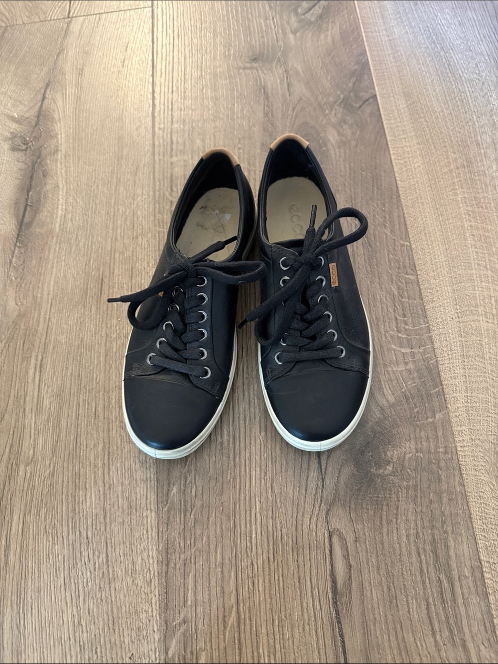 Ecco Men's Black Leather Low-Top Sneakers with White Sole